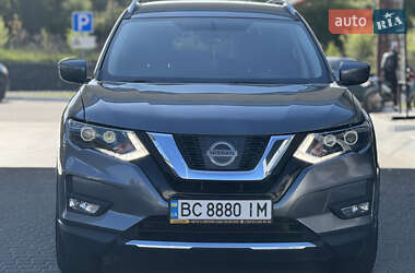 Позашляховик / Кросовер Nissan Rogue 2017 в Львові
