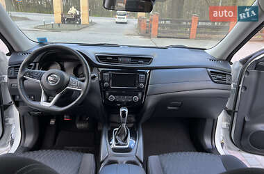 Позашляховик / Кросовер Nissan Rogue 2020 в 