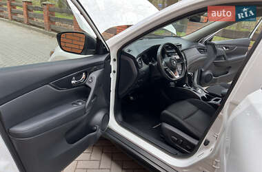 Позашляховик / Кросовер Nissan Rogue 2020 в 