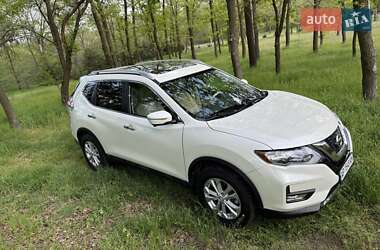 Внедорожник / Кроссовер Nissan Rogue 2015 в 