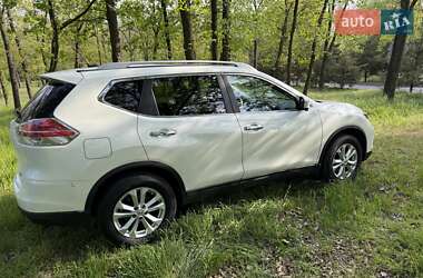 Внедорожник / Кроссовер Nissan Rogue 2015 в 