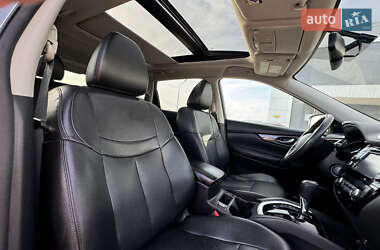 Внедорожник / Кроссовер Nissan Rogue 2015 в 