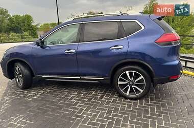 Внедорожник / Кроссовер Nissan Rogue 2017 в 