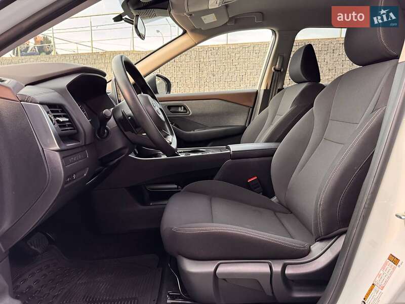Внедорожник / Кроссовер Nissan Rogue 2023 в Луцке