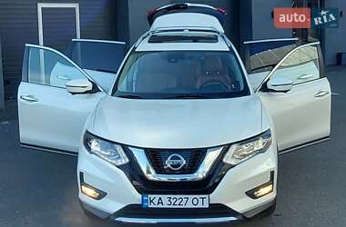 Внедорожник / Кроссовер Nissan Rogue 2017 в 