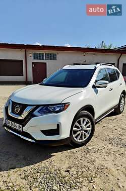 Позашляховик / Кросовер Nissan Rogue 2017 в Львові