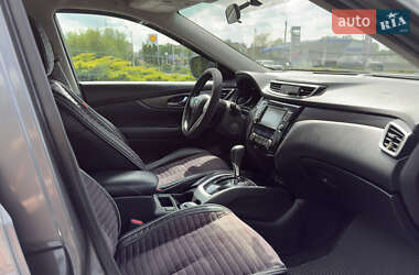 Внедорожник / Кроссовер Nissan Rogue 2015 в 