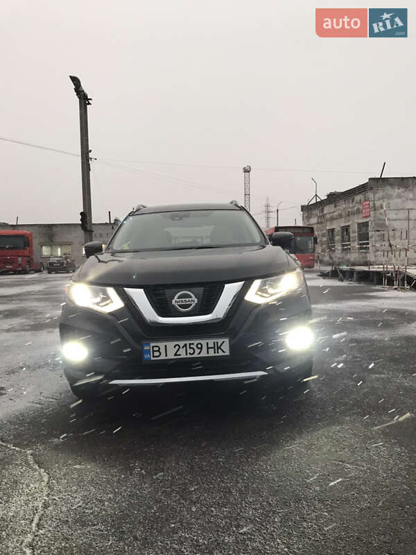 Позашляховик / Кросовер Nissan Rogue 2017 в 