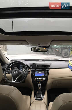 Позашляховик / Кросовер Nissan Rogue 2017 в 