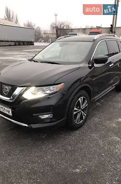 Позашляховик / Кросовер Nissan Rogue 2017 в 