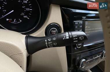 Позашляховик / Кросовер Nissan Rogue 2014 в 