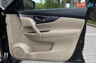Позашляховик / Кросовер Nissan Rogue 2014 в 