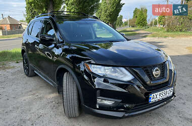 Внедорожник / Кроссовер Nissan Rogue 2018 в 