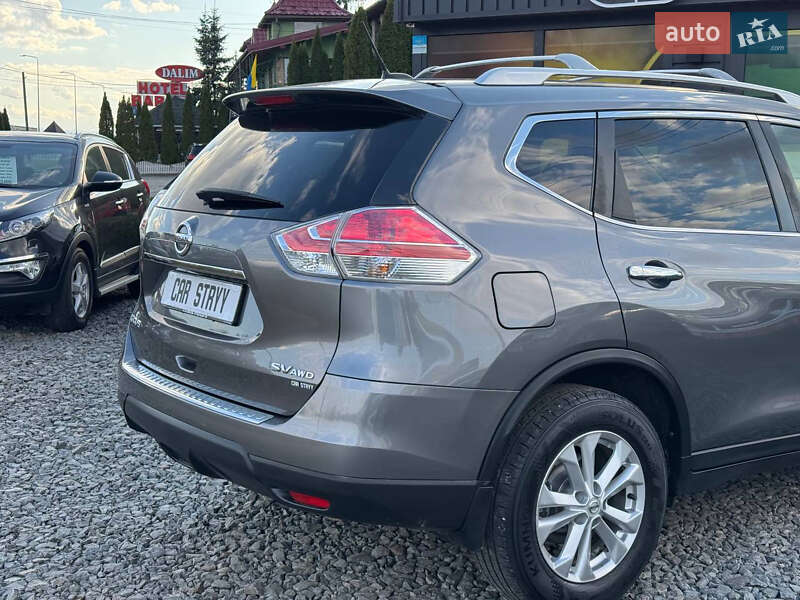 Позашляховик / Кросовер Nissan Rogue 2016 в Стрию
