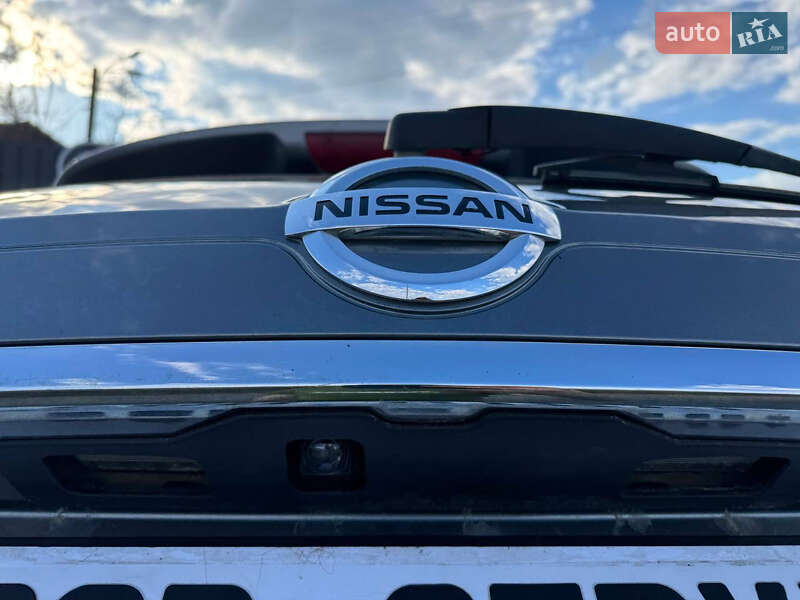 Позашляховик / Кросовер Nissan Rogue 2016 в Стрию