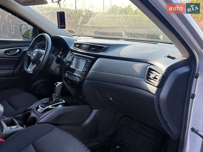 Позашляховик / Кросовер Nissan Rogue 2019 в Полтаві