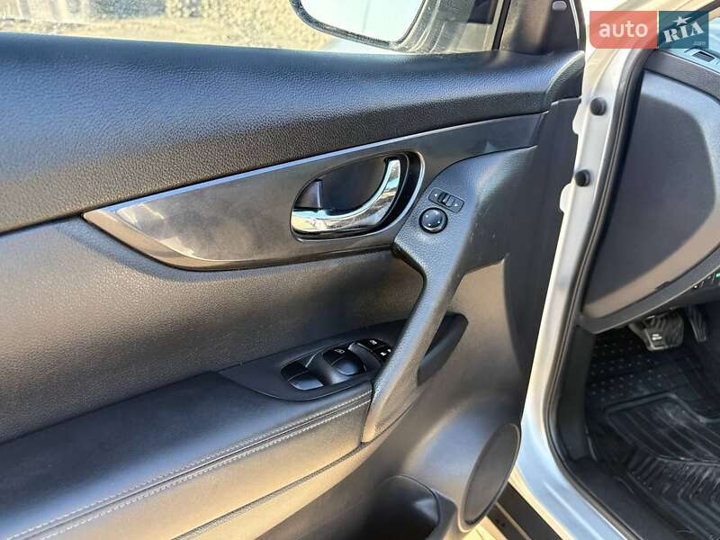 Позашляховик / Кросовер Nissan Rogue 2019 в Полтаві