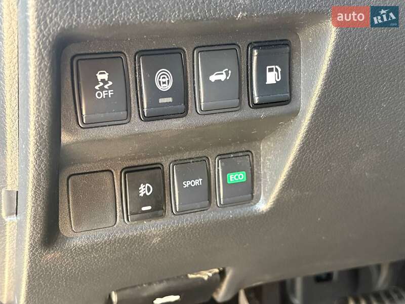 Позашляховик / Кросовер Nissan Rogue 2019 в Полтаві