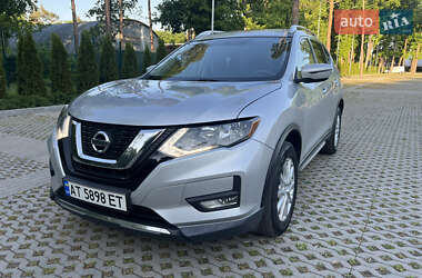 Внедорожник / Кроссовер Nissan Rogue 2017 в Харькове