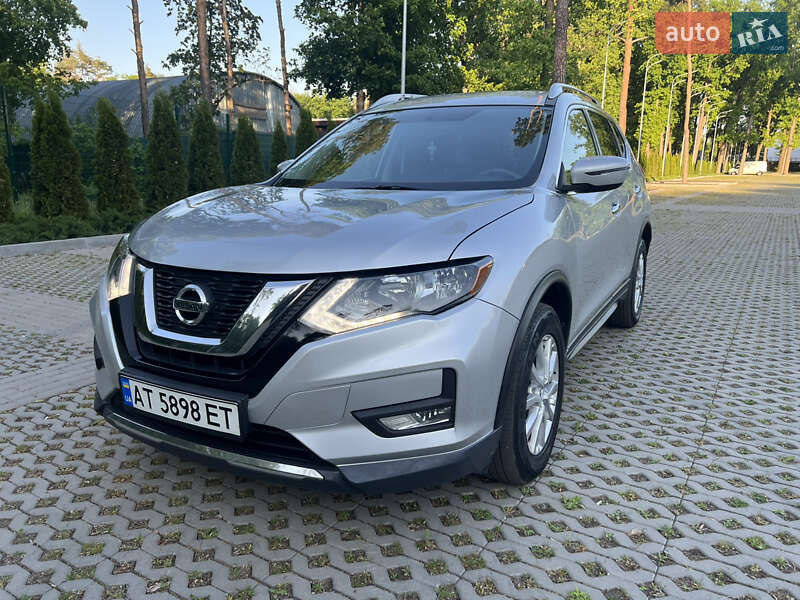 Внедорожник / Кроссовер Nissan Rogue 2017 в 