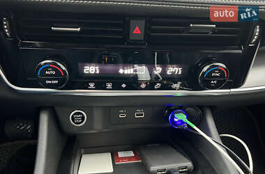 Позашляховик / Кросовер Nissan Rogue 2021 в 