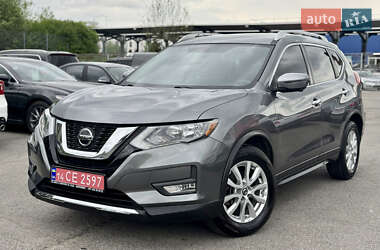 Позашляховик / Кросовер Nissan Rogue 2018 в 