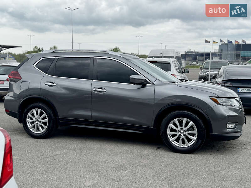Позашляховик / Кросовер Nissan Rogue 2018 в Львові