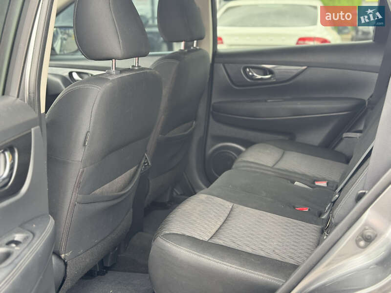 Позашляховик / Кросовер Nissan Rogue 2018 в Львові
