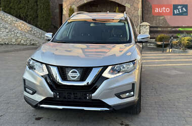Позашляховик / Кросовер Nissan Rogue 2018 в 