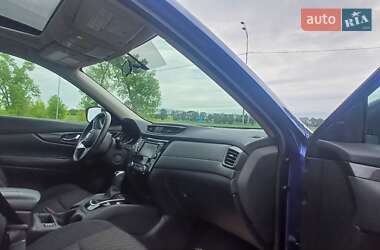 Внедорожник / Кроссовер Nissan Rogue 2018 в 