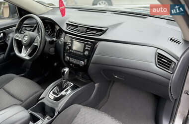 Позашляховик / Кросовер Nissan Rogue 2017 в 