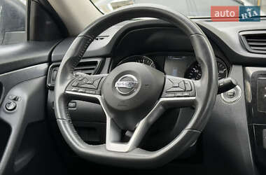 Позашляховик / Кросовер Nissan Rogue 2017 в 