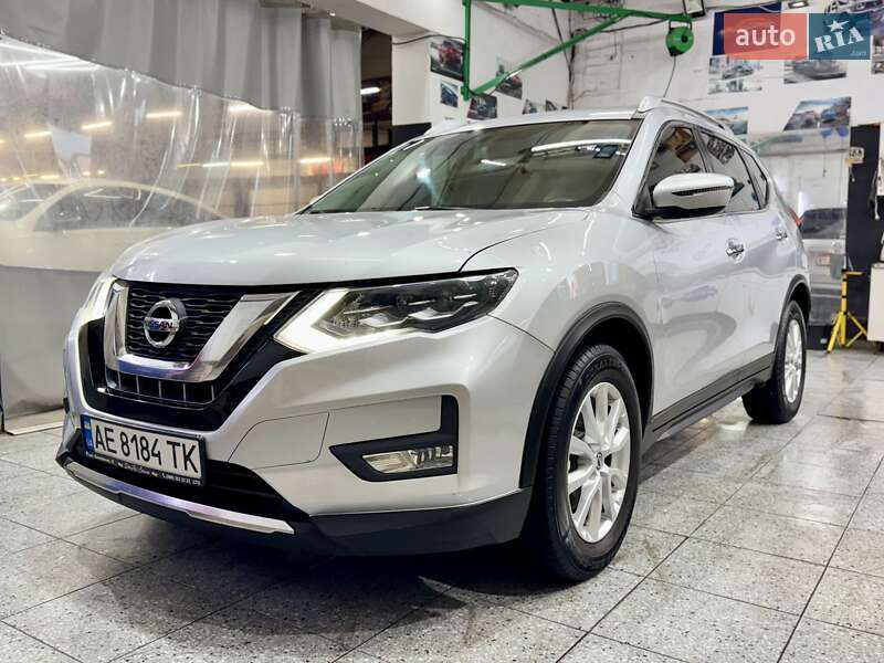 Позашляховик / Кросовер Nissan Rogue 2016 в 