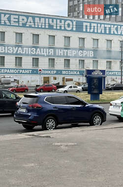 Внедорожник / Кроссовер Nissan Rogue 2017 в 