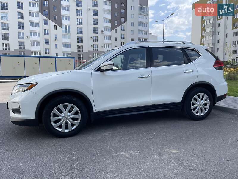 Внедорожник / Кроссовер Nissan Rogue 2016 в Виннице