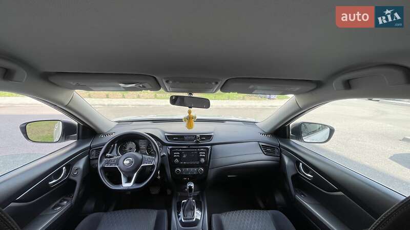 Внедорожник / Кроссовер Nissan Rogue 2016 в Виннице