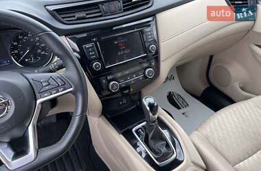 Внедорожник / Кроссовер Nissan Rogue 2020 в 