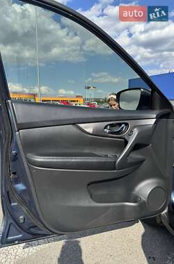 Позашляховик / Кросовер Nissan Rogue 2015 в 