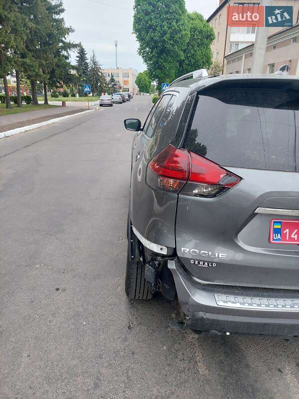 Позашляховик / Кросовер Nissan Rogue 2019 в Полтаві