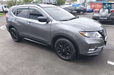 Позашляховик / Кросовер Nissan Rogue 2017 в 