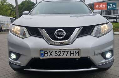 Позашляховик / Кросовер Nissan Rogue 2015 в 