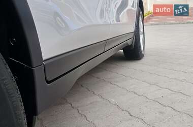 Позашляховик / Кросовер Nissan Rogue 2015 в 