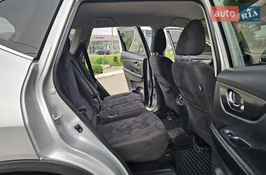 Позашляховик / Кросовер Nissan Rogue 2015 в 