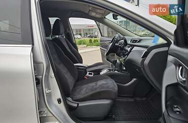 Позашляховик / Кросовер Nissan Rogue 2015 в 