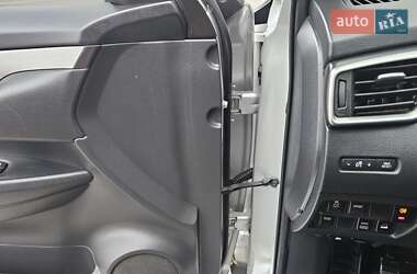 Позашляховик / Кросовер Nissan Rogue 2015 в 