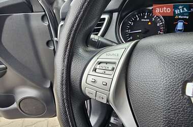 Позашляховик / Кросовер Nissan Rogue 2015 в 