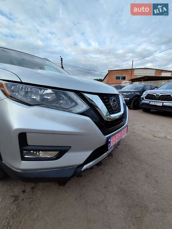 Внедорожник / Кроссовер Nissan Rogue 2019 в Чернигове