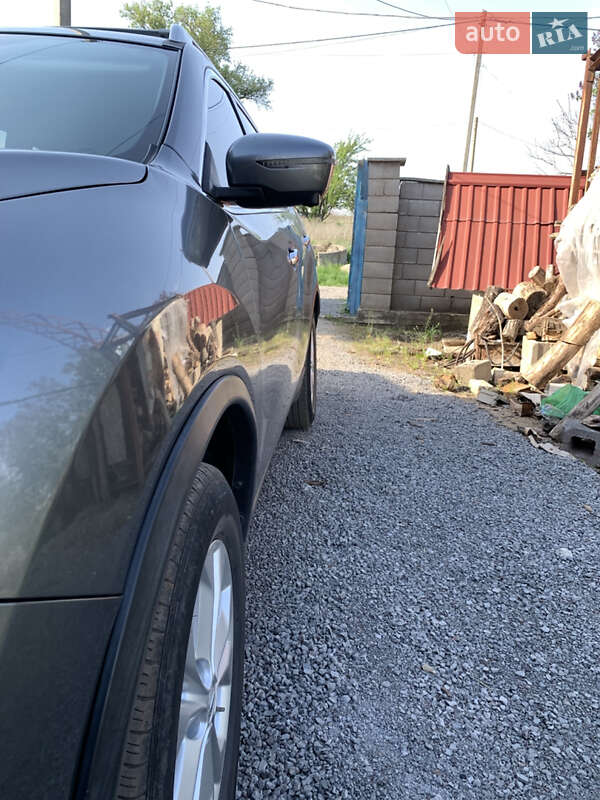 Позашляховик / Кросовер Nissan Rogue 2016 в Кам'янському