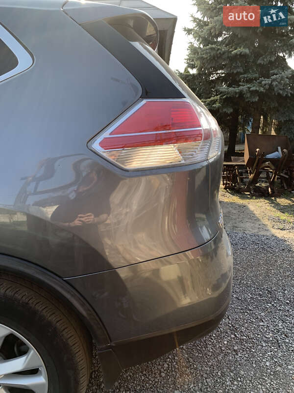 Позашляховик / Кросовер Nissan Rogue 2016 в Кам'янському