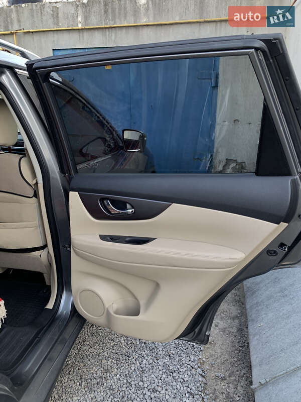 Позашляховик / Кросовер Nissan Rogue 2016 в Кам'янському